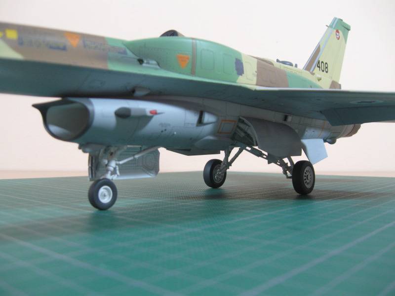 F-16I SUFA(Academy 1/32) IMG_1275