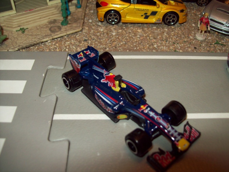 Museo del Autito presenta RENAULT RB6 WEB F1 - CITROEN C4 WRC RED BULL 018