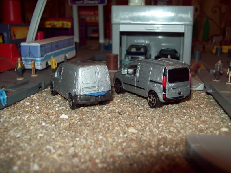 Novedades de mi colección Majorette (Subaru impreza, Renault Kangoo II, Daf) RENAULTKANGOO7