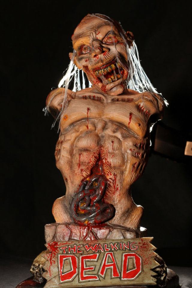 [Escultura] the walking dead - by deusdom 386310_336737723008029_100000154118440_1521211_182515618_n