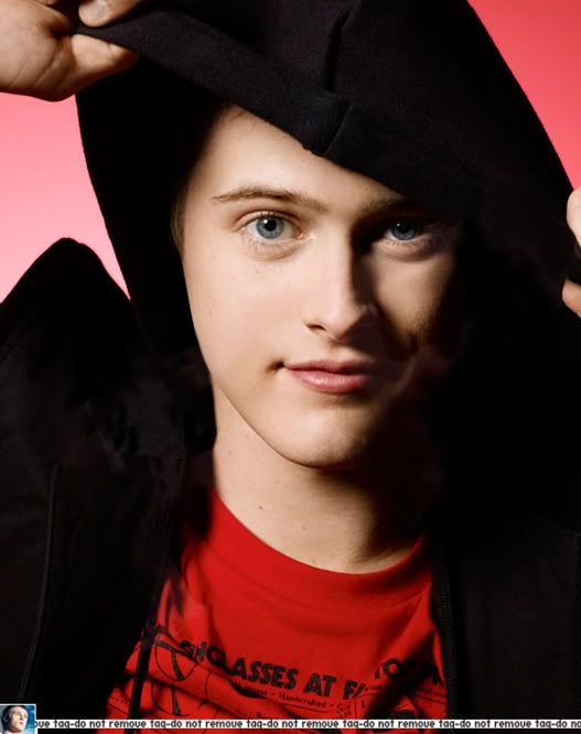 [News][Lucas Grabeel] 56