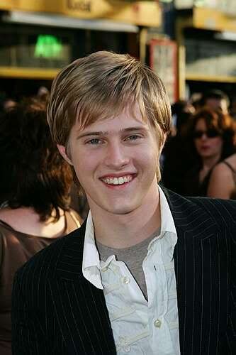 [News][Lucas Grabeel] BeiBVHE051306-0267