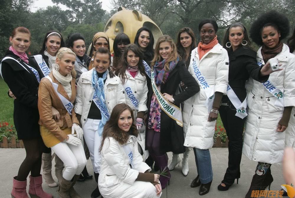 Sona Skoncova - Miss Slovak Republic International 2009 (Official Thread) - Page 4 20091125054814124