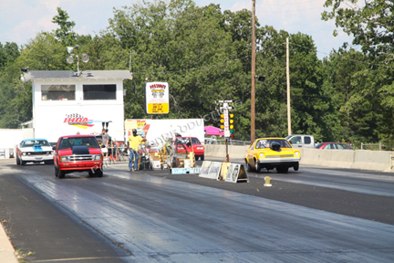 Pics From June 16 Outlaw Race now online 20120616_052381