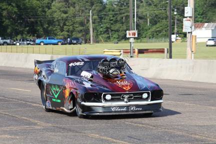 Pics From June 16 Outlaw Race now online 20120616_052505