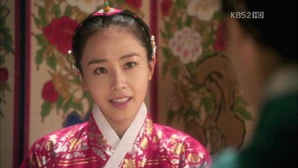 [KA] Hong Soo-hyun fractures rib in car accident Hongsoohyun_47