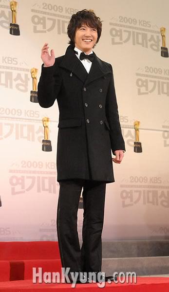 2009 KBS Oyunculuk Ödülleri Kbsa_yoonsanghyun1