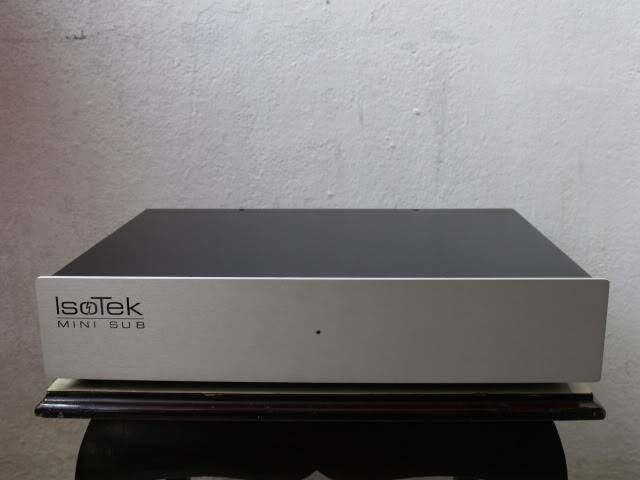 Isotek Mini－Sub Power Conditioner。(Used。)  ~ SOLD. _1010853