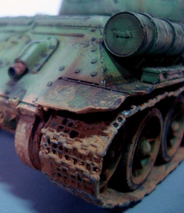 TANQUE  T- 34   Esc 1/35 DRAGON DSC07360