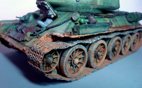 TANQUE  T- 34   Esc 1/35 DRAGON DSC07363