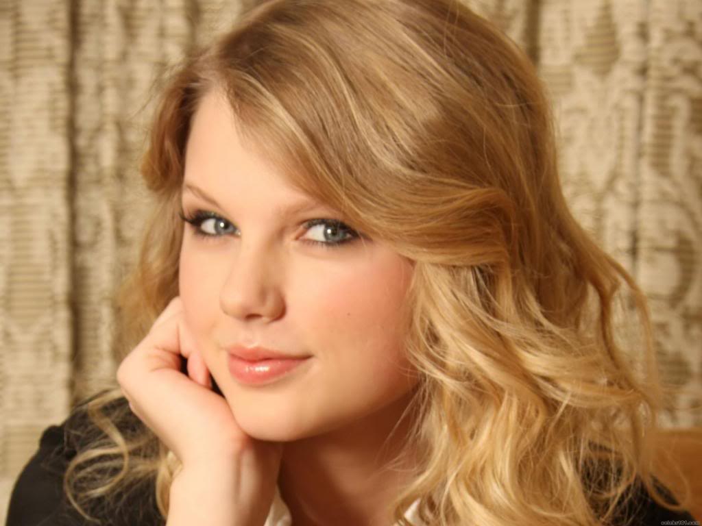 Nếu NHAC được dựng thành phim, nữ diễn viên nào sẽ đảm nhận vai Carol? - Page 3 Taylor_Swift_Wallpaper