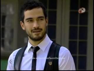 Alfonso Herrera Bscap0050-7