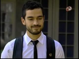 Alfonso Herrera Bscap0051-5