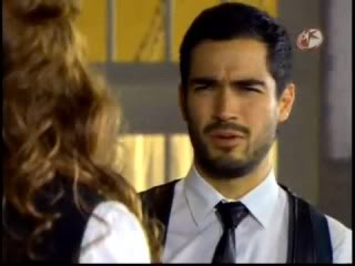 Alfonso Herrera Bscap0087-3