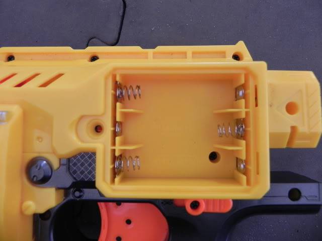 Nerf Barricade - Voltage increase, inbuilt voltmetre, safety removal DSCN3521