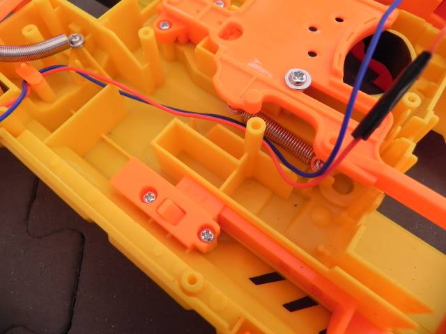 Nerf Barricade - Voltage increase, inbuilt voltmetre, safety removal DSCN3554