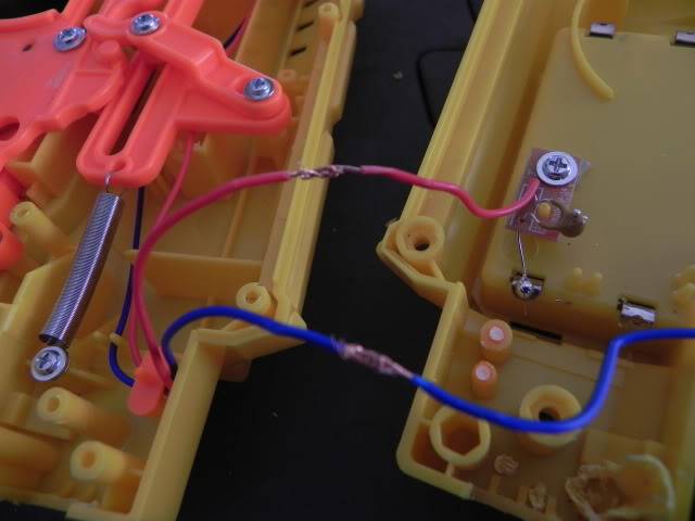 Nerf Barricade - Voltage increase, inbuilt voltmetre, safety removal DSCN3580