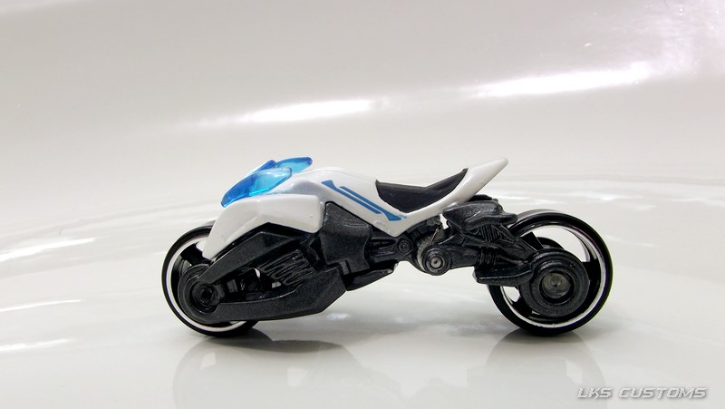 Moto do Max Steel com suspensão ativa!!! Side_zpsc829d469