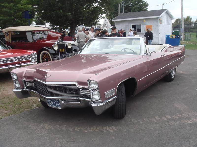 Expo cap ST - Ignace 23 aout 09 - Page 2 CadillacDeVille1968