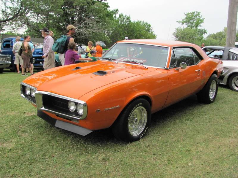 Plusieurs photos : Pontiac Firebird... de 1977 à 1981 Montmorency4juillet2010356