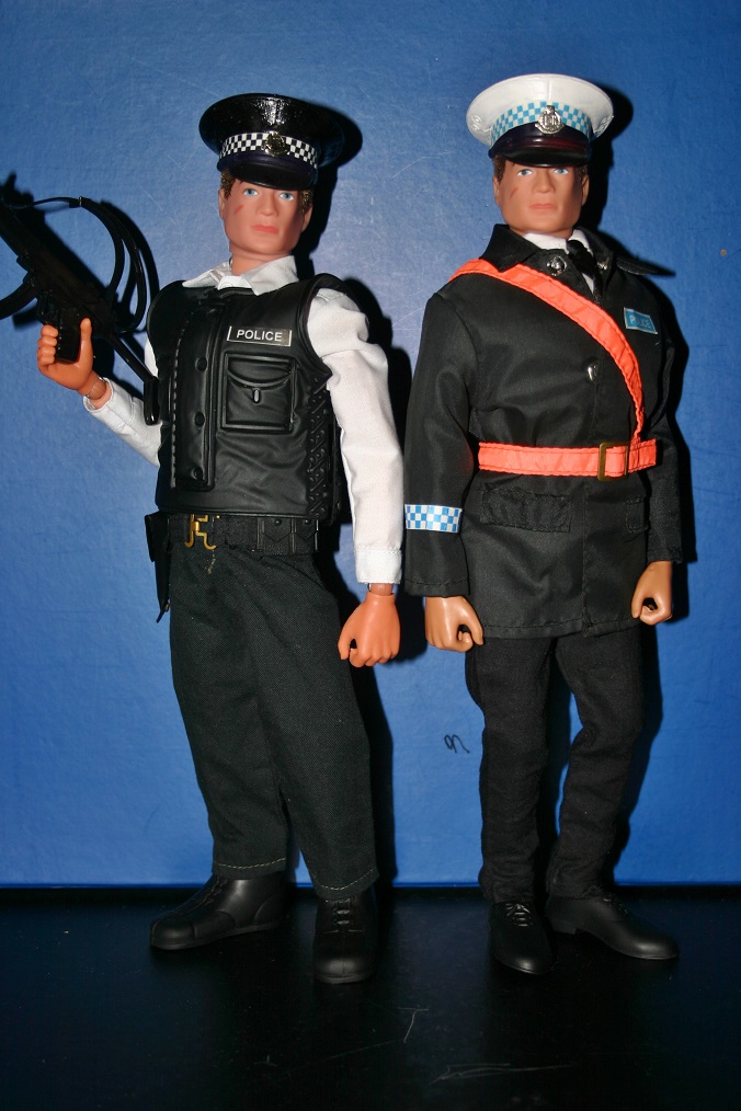 Kitbash: Police Officers IMG_0098_zps747fa8b8