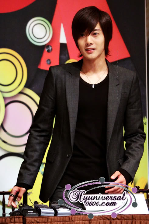 [DRAMA] ♥ 'Playful Kiss' (장난스런 KISS) ♥ - Page 5 KHJ_presscon0606_002