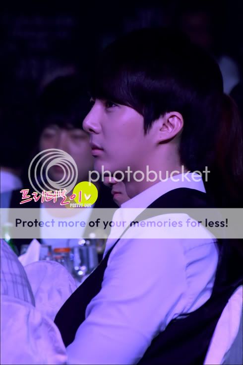 [Photo 2010/07/16] SS501 Kim Kyu Jong and Kim Hyung Jun @ COVER KOREA VIVITO Launching party HJB_VIVITO005