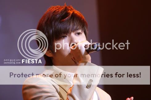 Pics d Kyu Jong♥ n el Bday d Hyung Joon KJ_bday_fiesta001