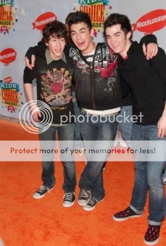 JoBros on the KCA 2006! 1_KCA209