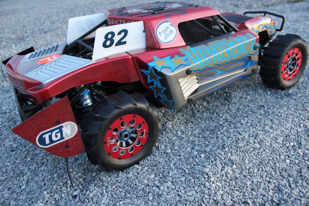 Tuto pour peindre un bigscale carro: HemiStorm Penta pour le Losi 5ive IMG_0507