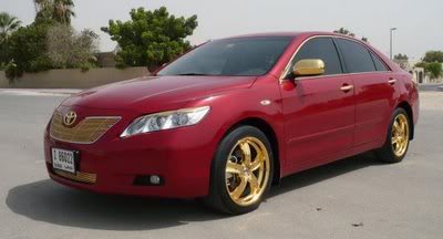 ســيــارة مـزيـنــه بــالـذهـب GOLD-pLATED-cAMRY-2