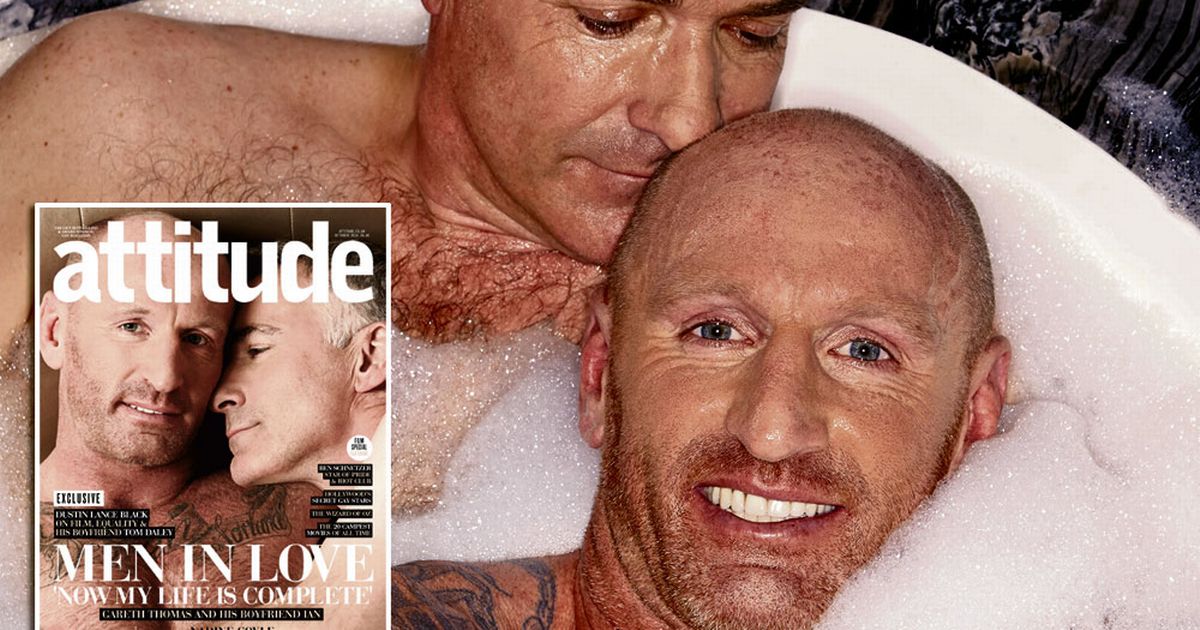 Concours de pronostics 1/N/2 : Journée 2 Gareth-Thomas-and-his-boyfriend-Ian-appear-on-the-cover-of-Attitude-magazine-naked-in-the-bath