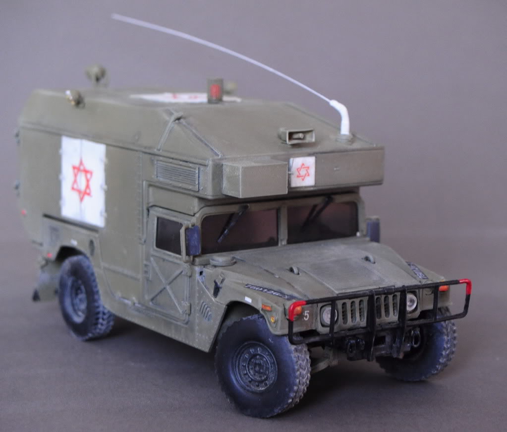 M997 Hummer Ambulance [academy 1/35] + kit legend - Page 2 Hummerjour1