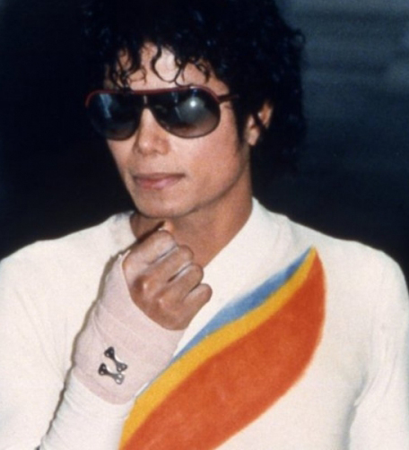 Michael - Michael Did NOT Change His Skin Color- He Had Vitiligo 27-2