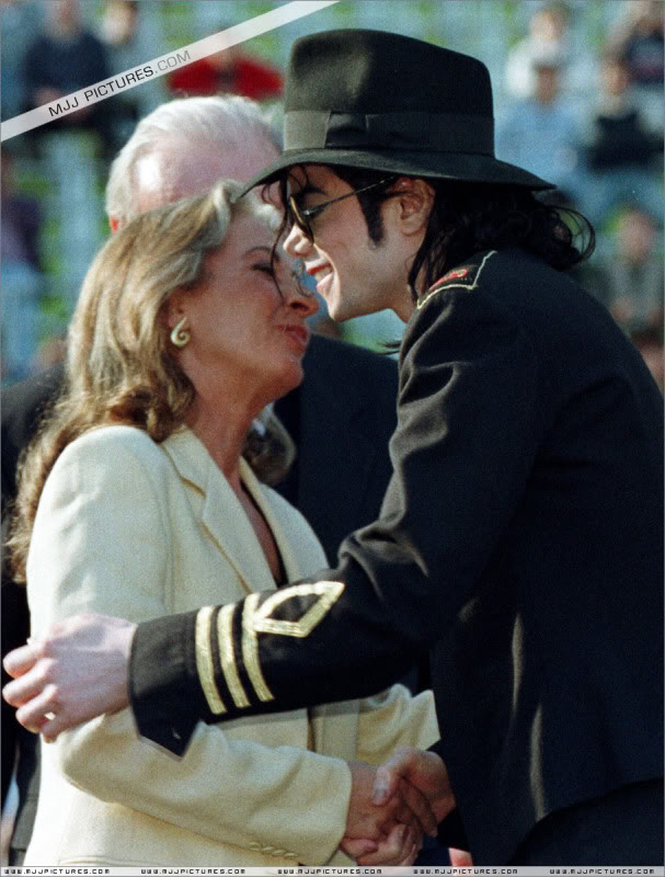 Conference - 1997- Press Conference At The Munich Olympic Stadium (Germany) 005-52