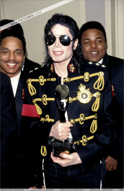 1997- The 12th Annual Rock And Roll Hall Of Fame 012-44