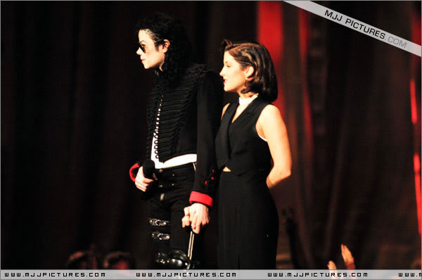 1994- The 11th Annual MTV Video Music Awards 021-19