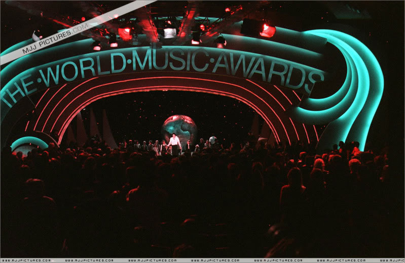 1996- The 8th Annual World Music Awards 031-18