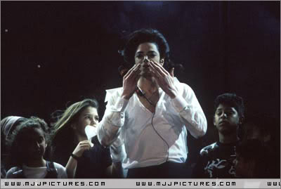 1996- The 8th Annual World Music Awards 047-12