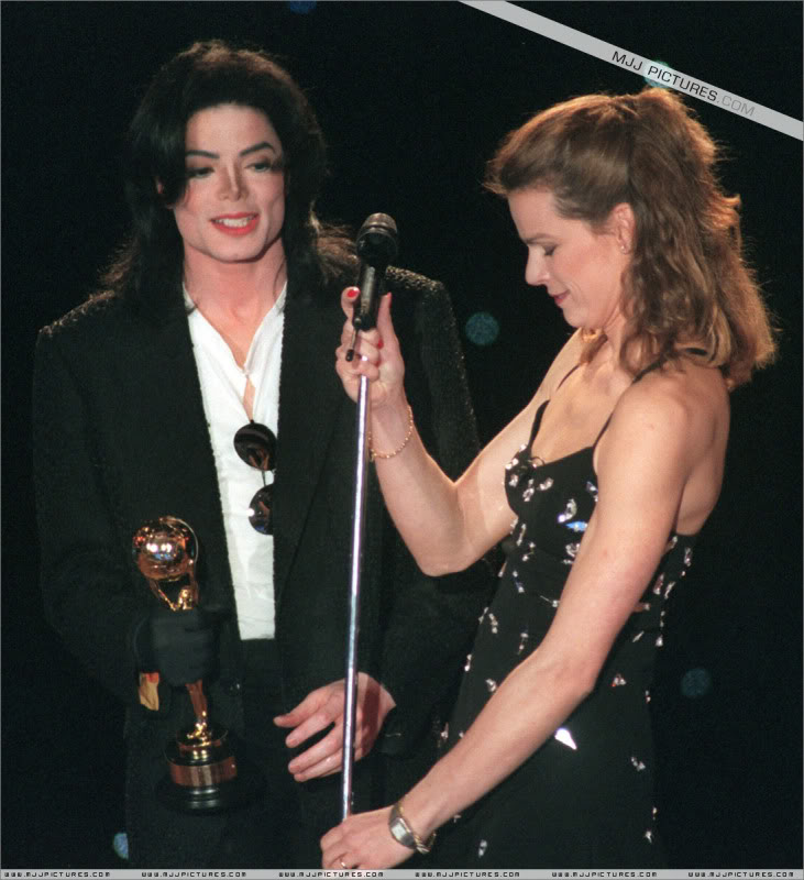 1996- The 8th Annual World Music Awards 066-9