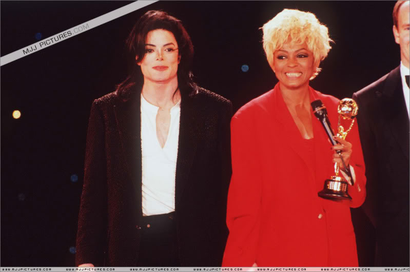1996- The 8th Annual World Music Awards 099-4