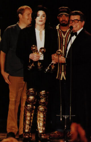 1996- The 8th Annual World Music Awards 106-4