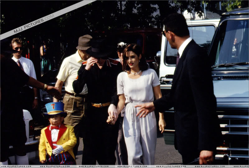 lisa - 1994- Michael & Lisa Marie Visit Budapest 003-34