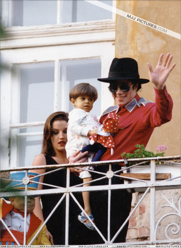 1994- Michael & Lisa Marie Visit Budapest 003-35