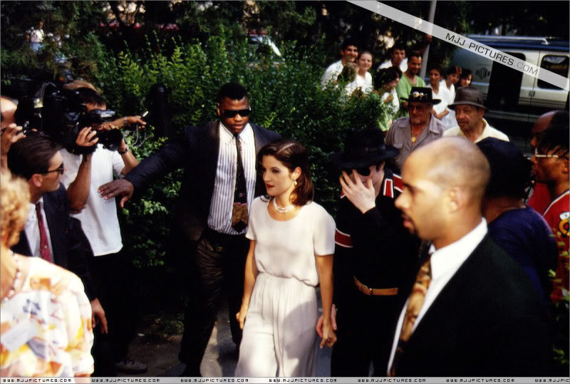 1994 - 1994- Michael & Lisa Marie Visit Budapest 007-32