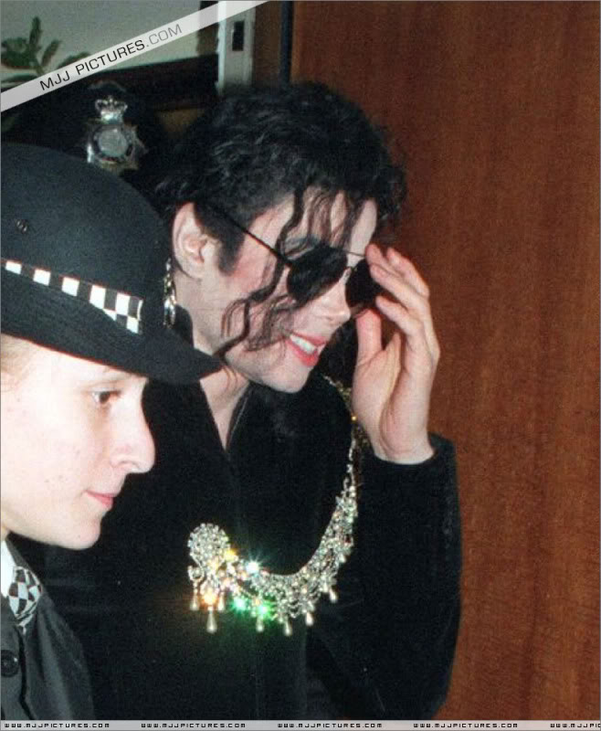 1996 - 1996- Michael Visits London (October) 010-54