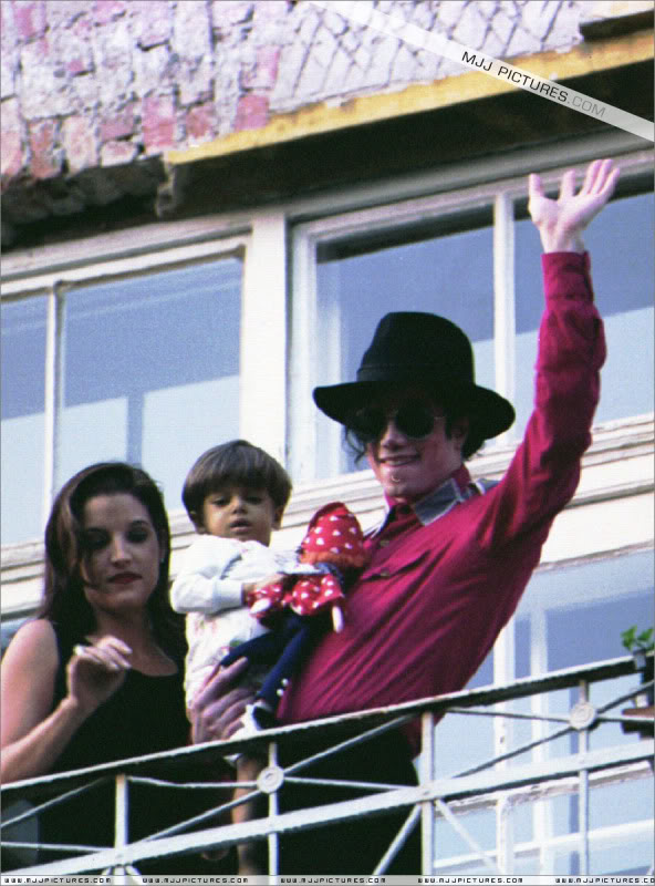 1994- Michael & Lisa Marie Visit Budapest 012-24