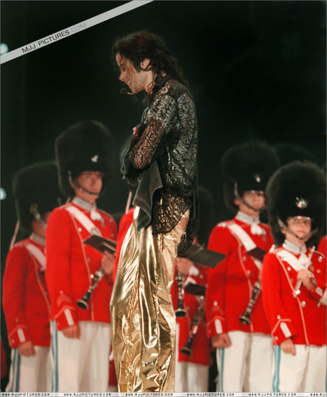HIStory World Tour - Page 2 014-11