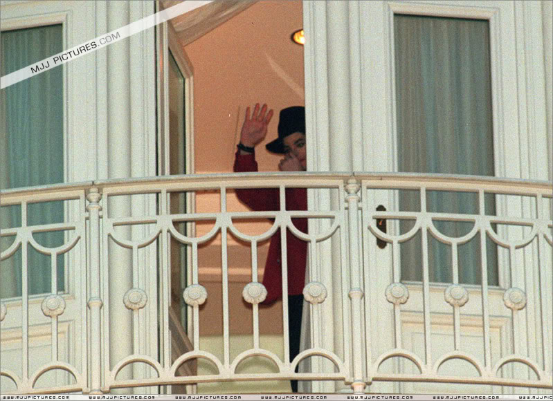 1995- Michael Visits Disneyland Paris (December) 014-32