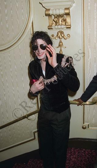 1996- Michael Visits London (October) 014-45